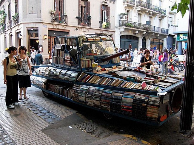 Argentine book tank